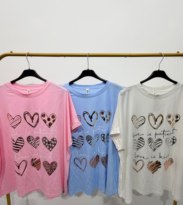 CAMISETA CURVY CORAZONES