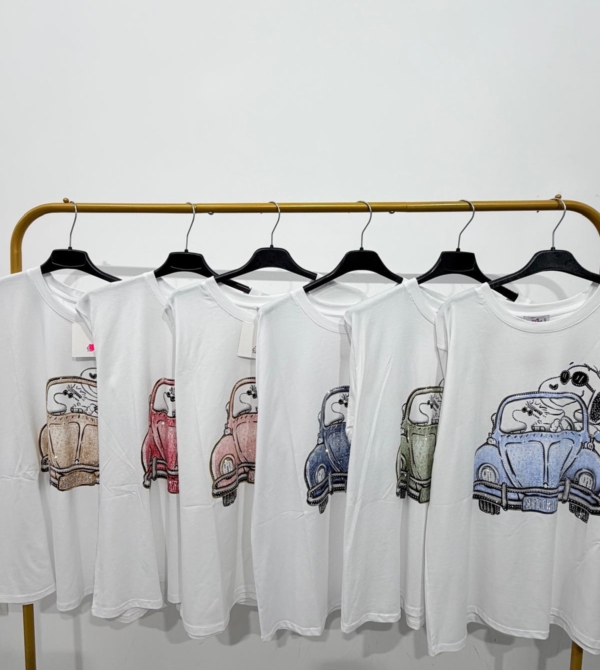 CAMISETA SNOOPY COCHE