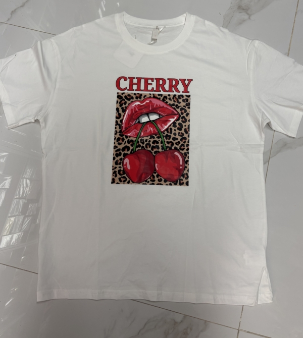 CAMISETA CHERRY CURVY