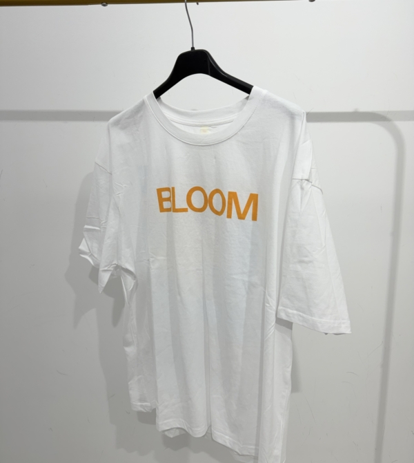 CAMISETA CURVY BLOOM