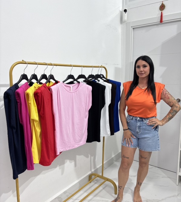 CAMISETA BÁSICA HOMBRERAS